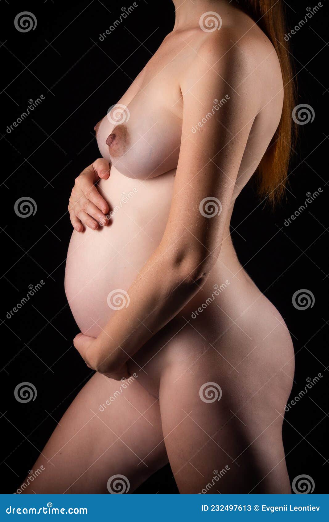 Pictures Of Naked Pregnant Girls