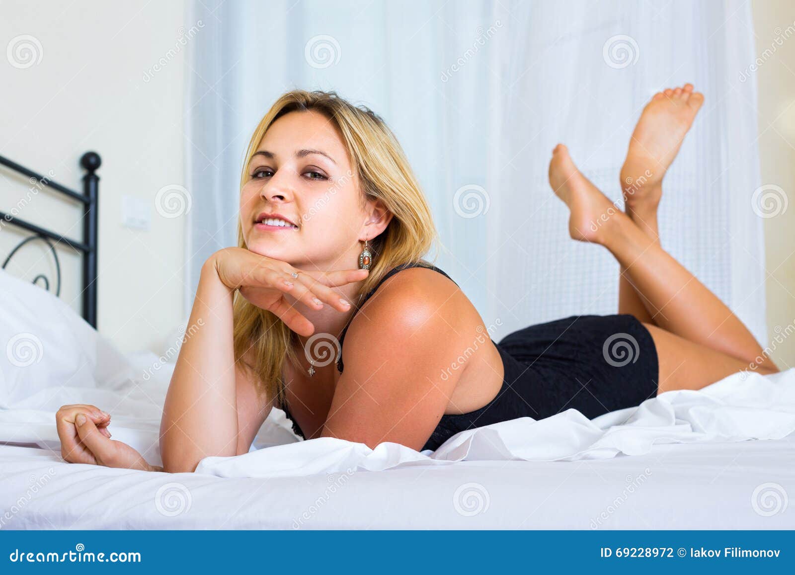 Nude Women In Bedroom