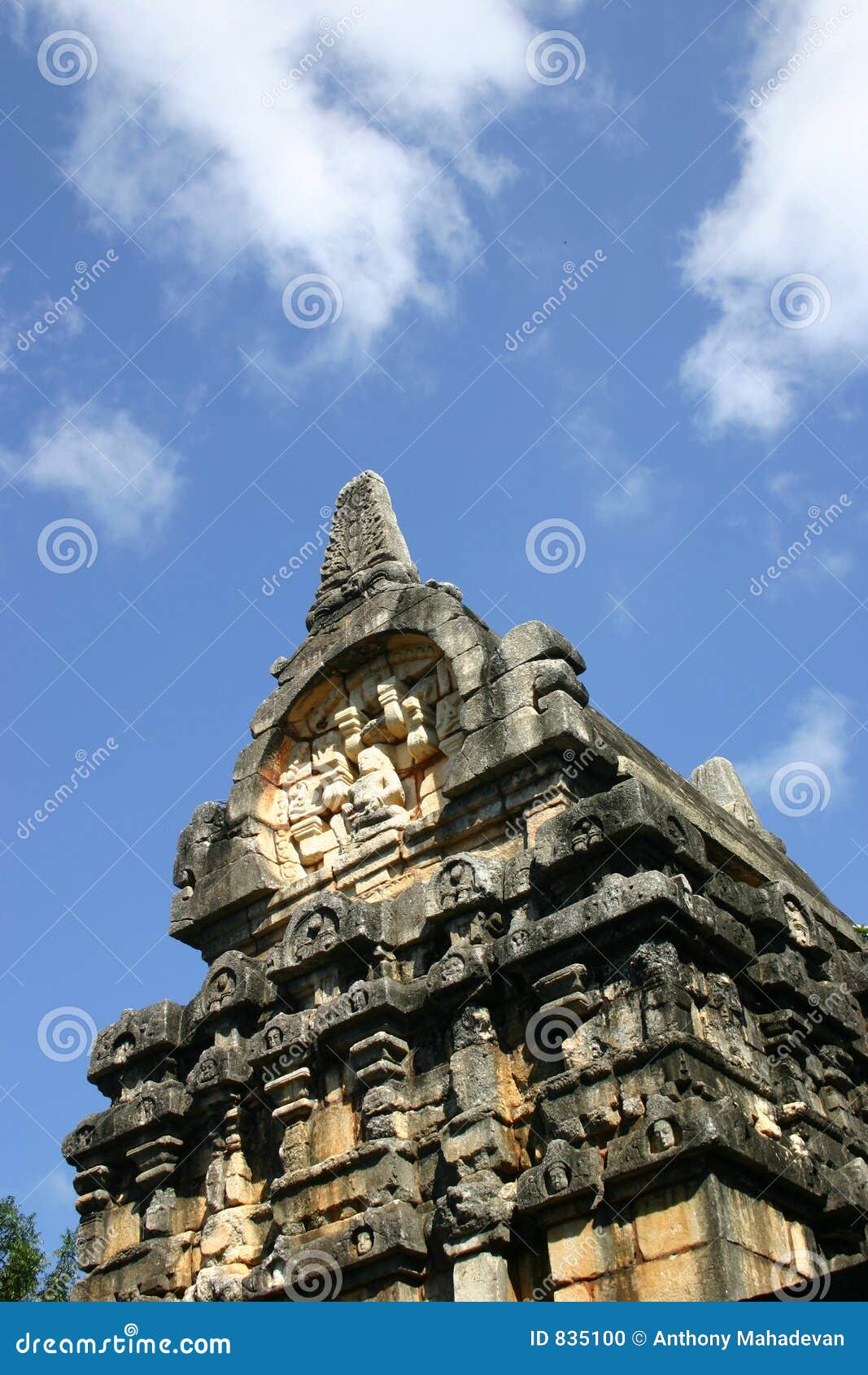 nalanda gedige in sri lanka