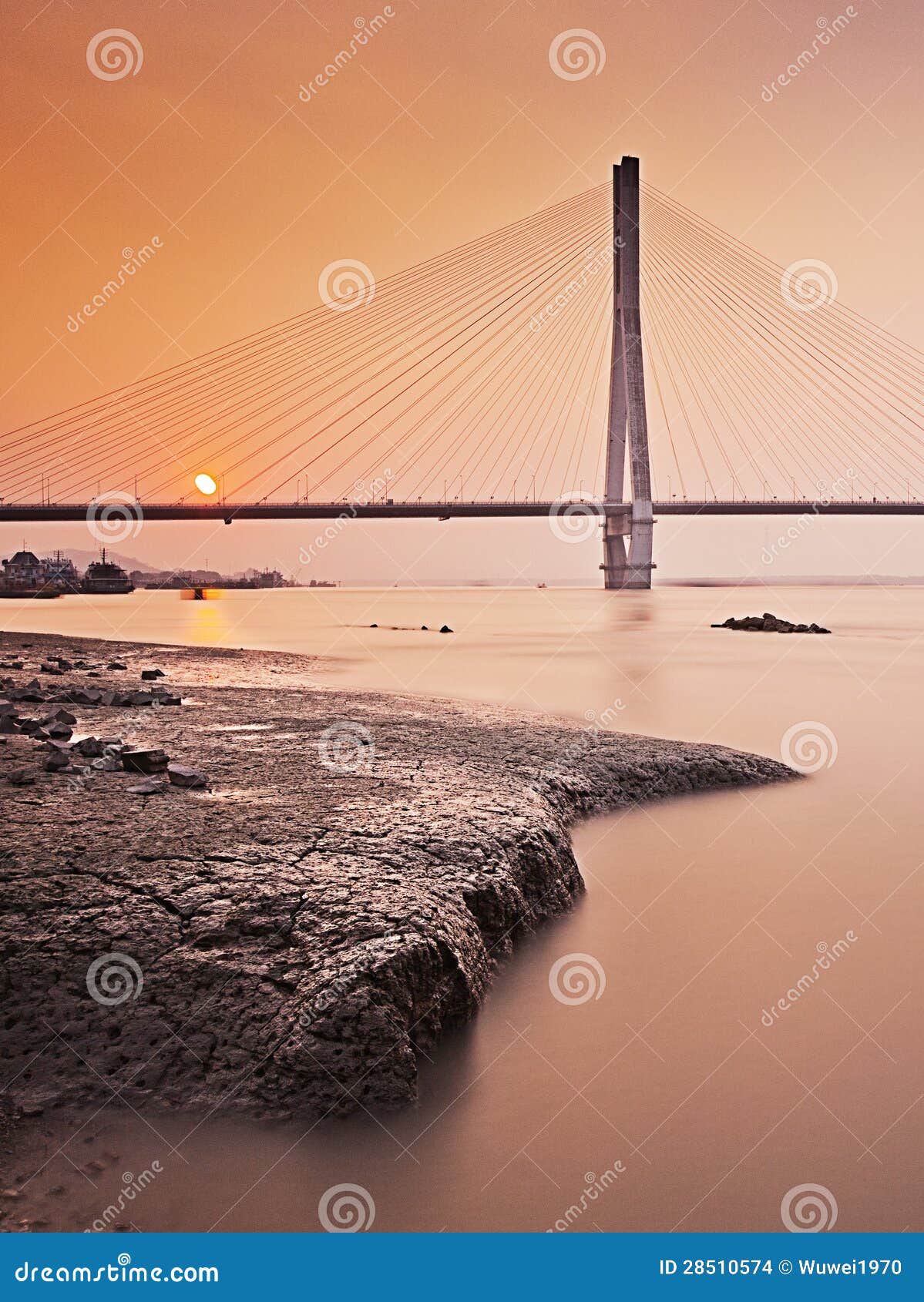 nanjing second yangtze river bridge