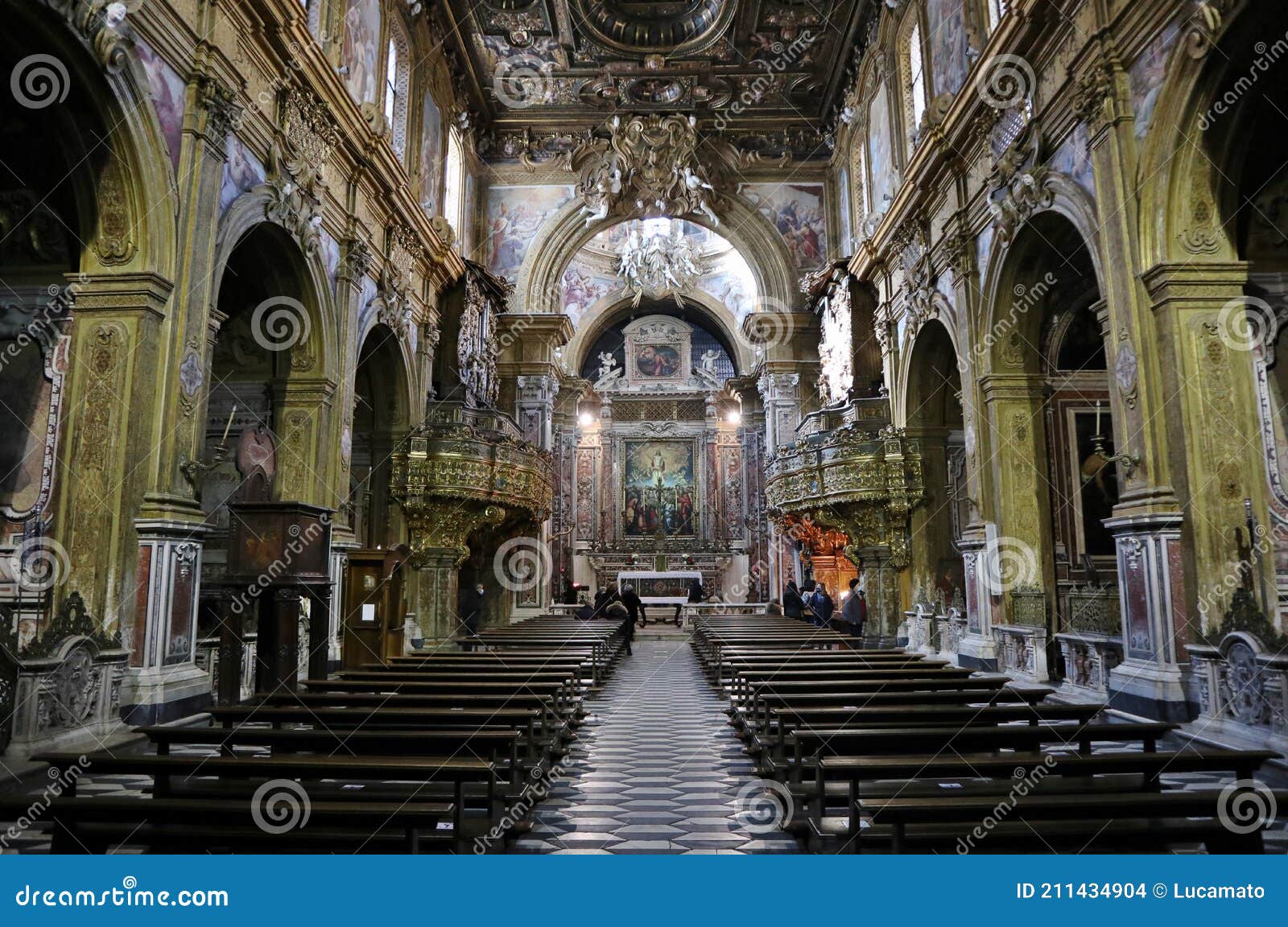 San Gregorio Armeno Napoli Chiesa Napoli - Interno Della Chiesa Di San Gregorio Armeno Editorial Stock