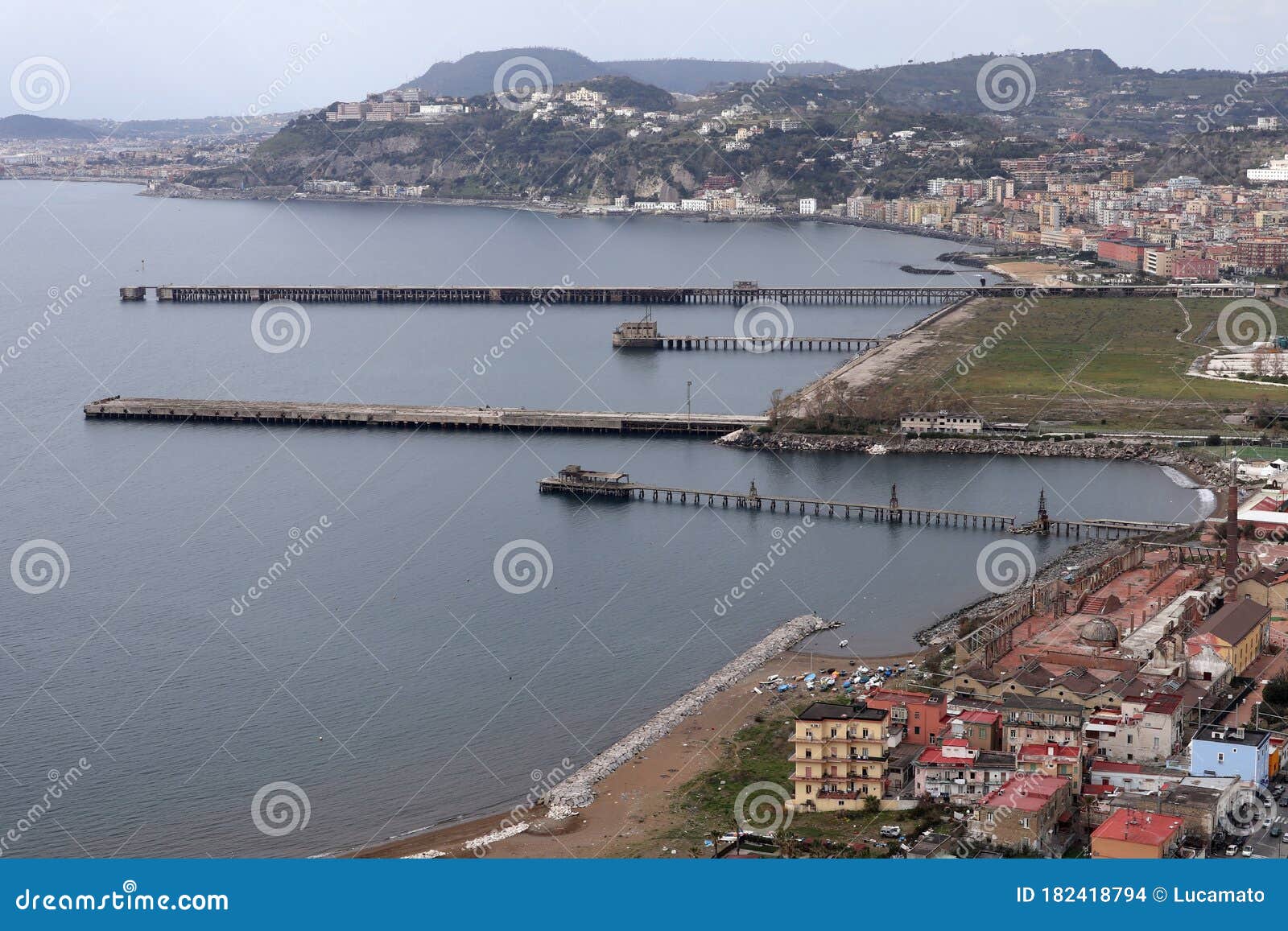 napoli - pontili di bagnoli dal parco virgiliano