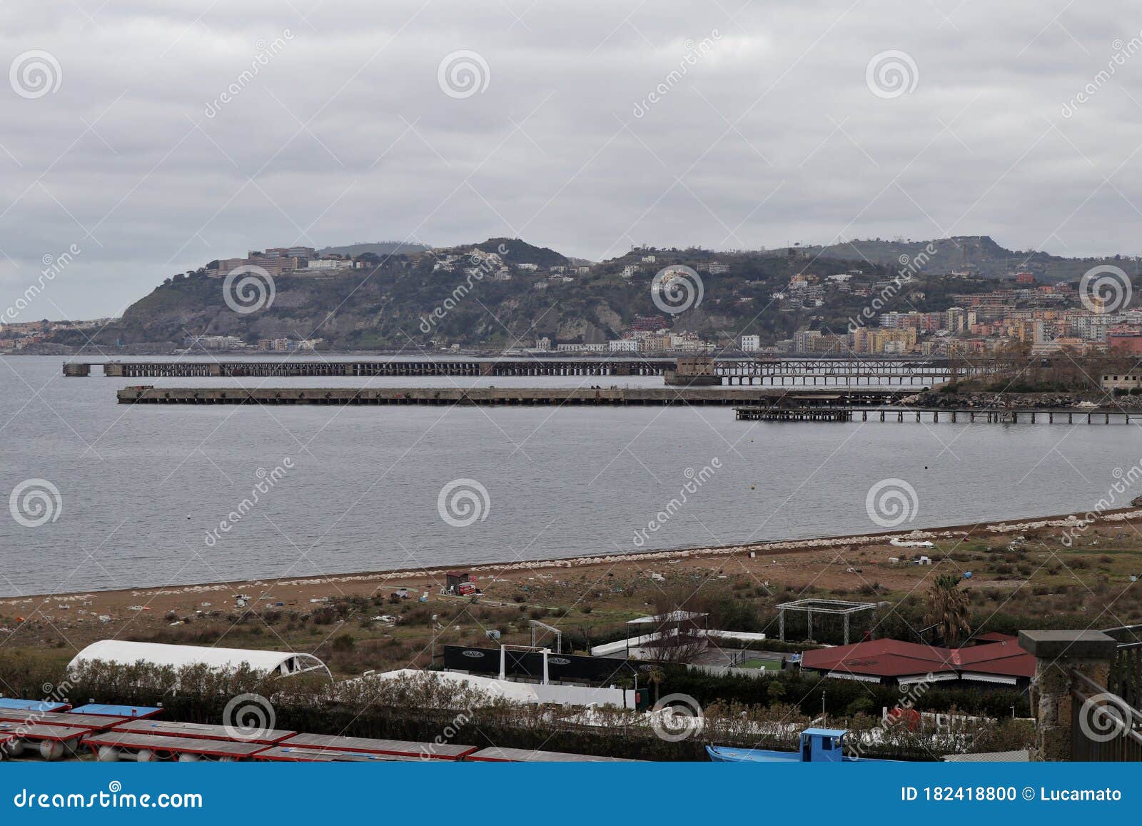 napoli - pontili di bagnoli