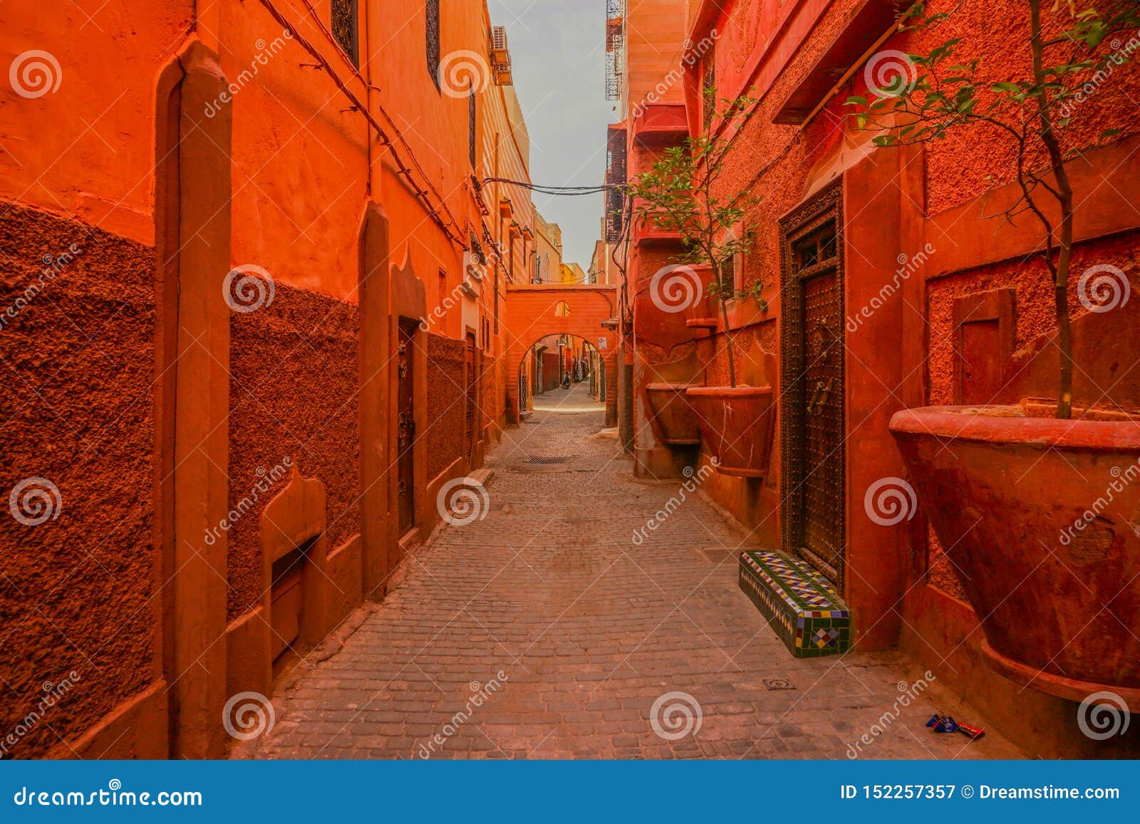 Rend bundt gentagelse Red Medina of Marrakech, Morocco Stock Image - Image of background,  alleyway: 152257357