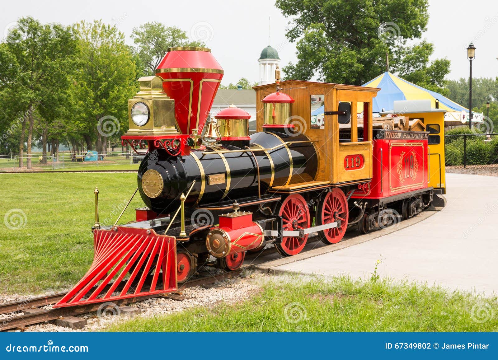 narrow-gauge-train-bay-beach-amusement-park-green-wi-june-engine-popular-tourist-attraction-green-wisconsin-67349802.jpg