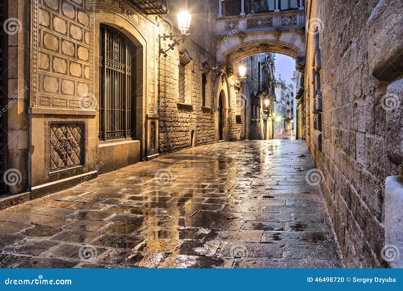 narrow street in gothic quarter, barcelona