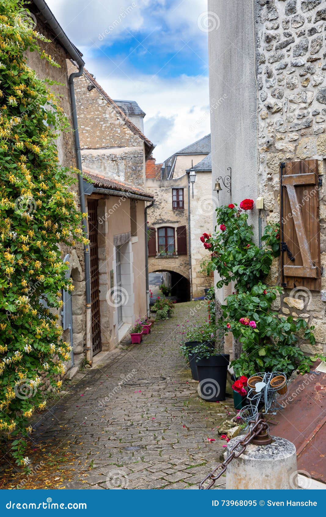 narrow street in the village of angles-sur-l'anglin