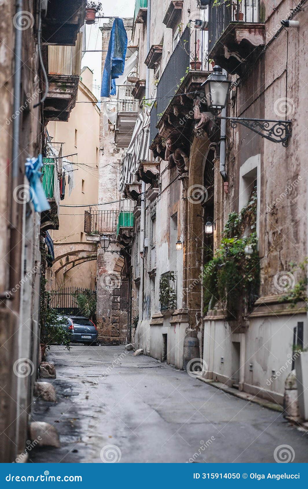narrow streets of old town of taranto,