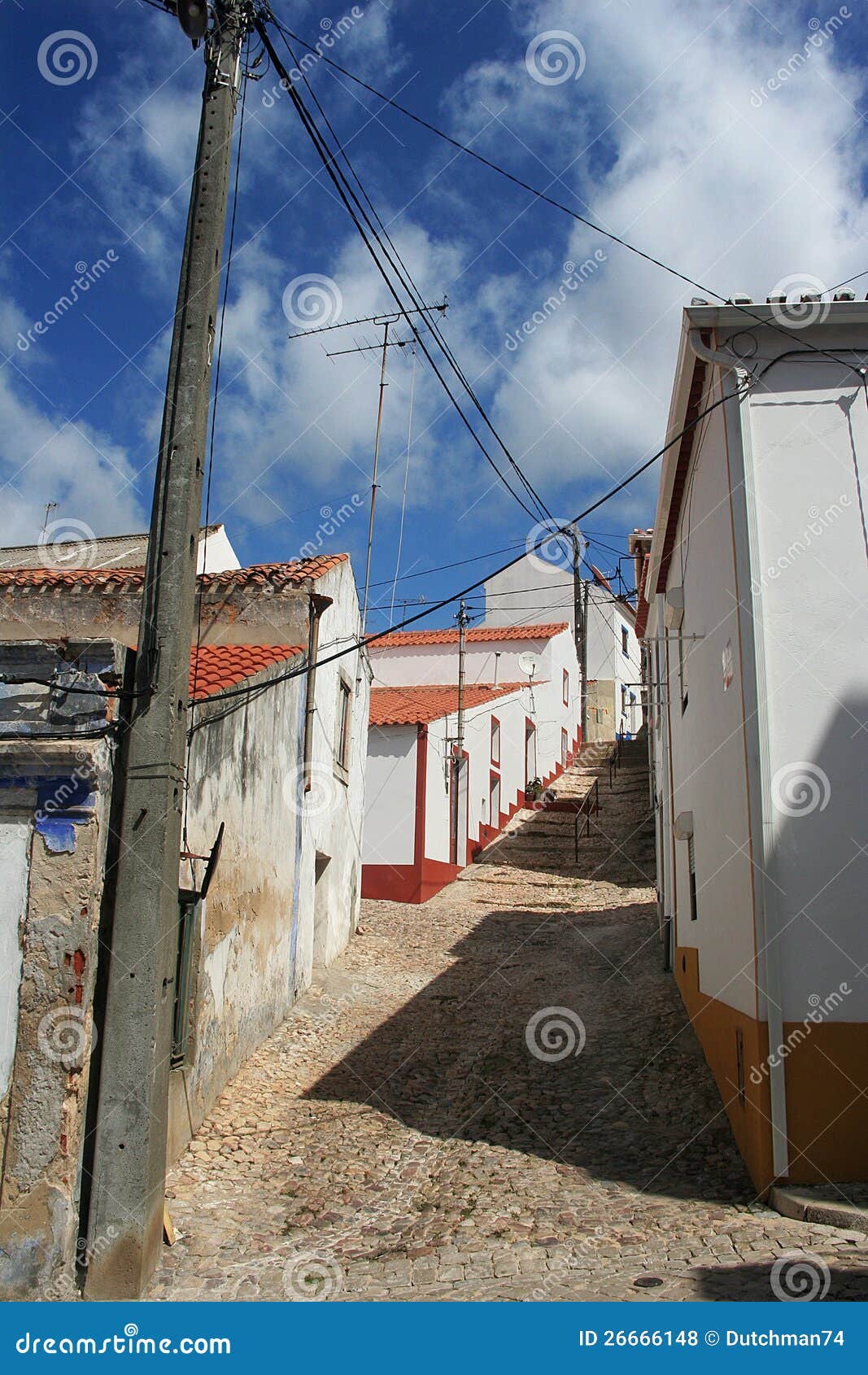 narrow streets santiago do cacem