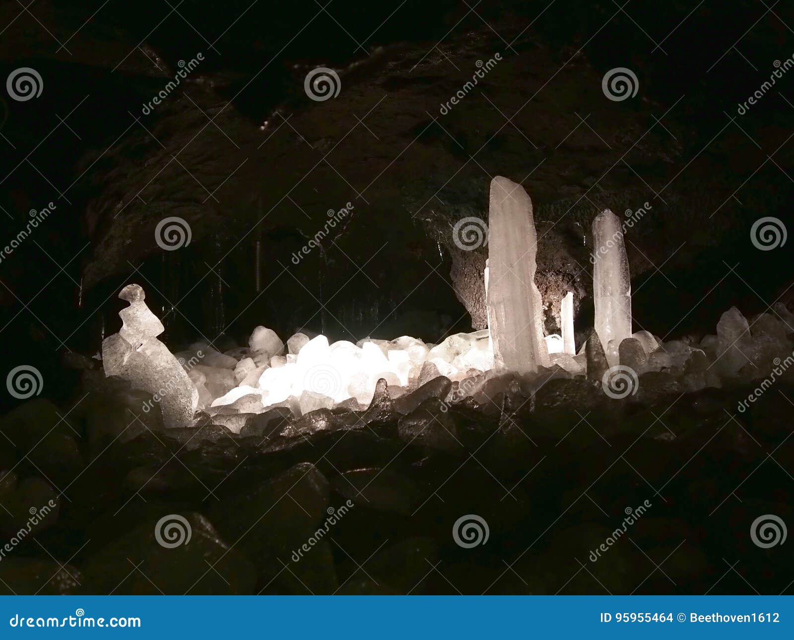 narusawa ice cave