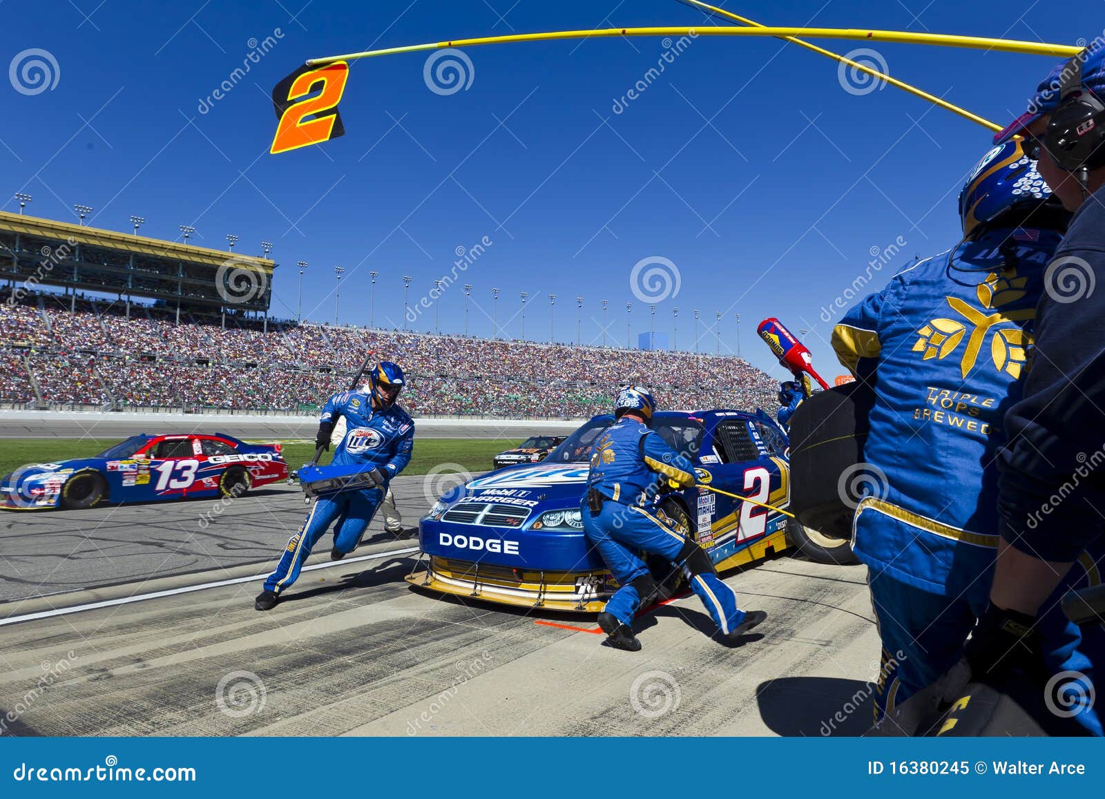 NASCAR Oct 03 Price Chopper 400 Editorial Image Image of sports