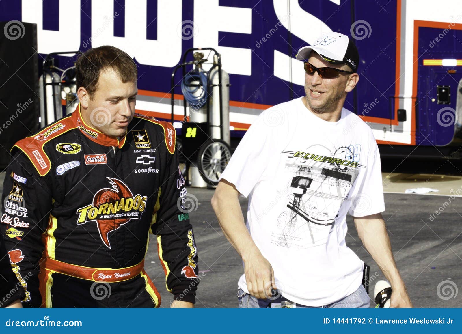 NASCAR - Ryan Newman and a Fan Editorial Photography - Image of asphalt ...