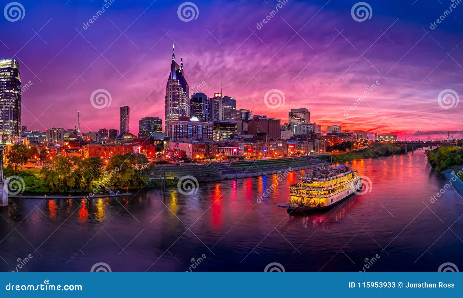 nashville skyline with sunset