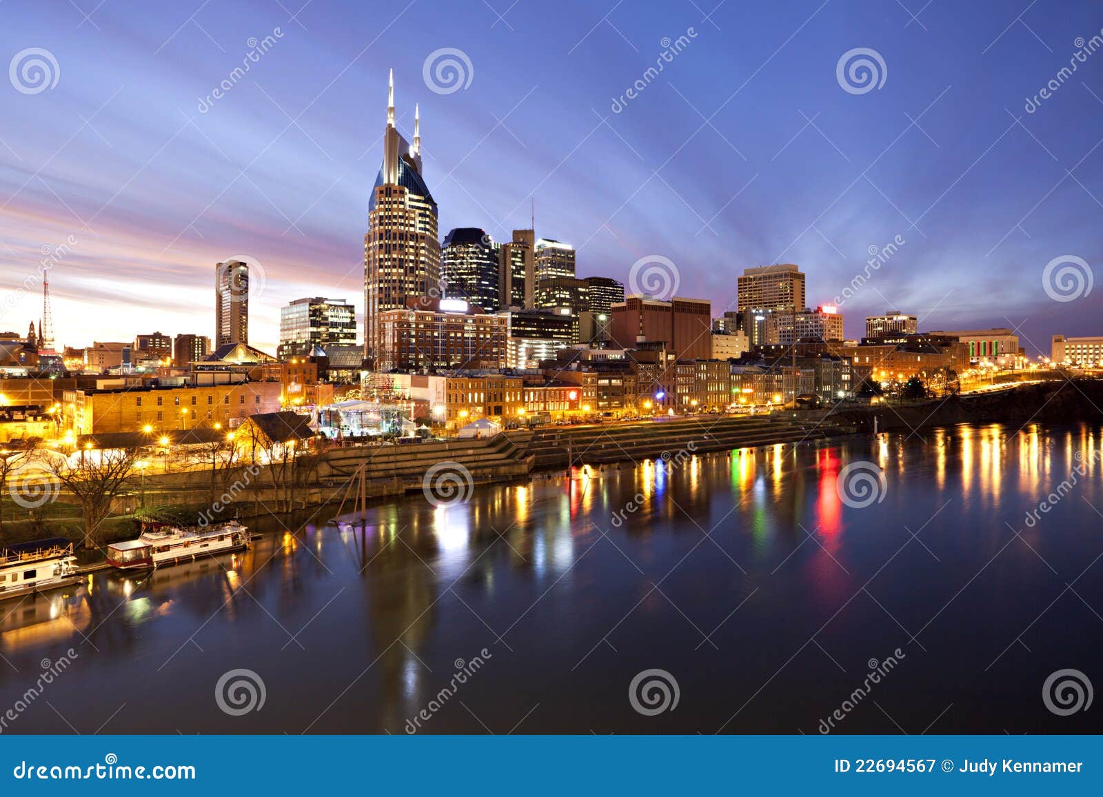 nashville skyline at twilight