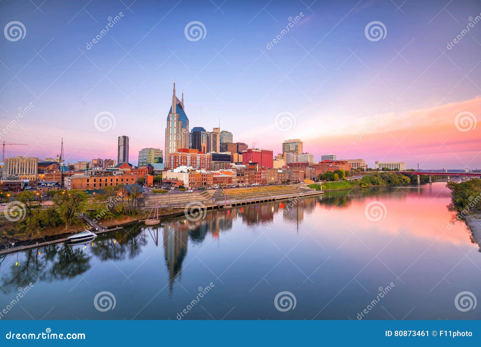 nashville, tennessee downtown skyline