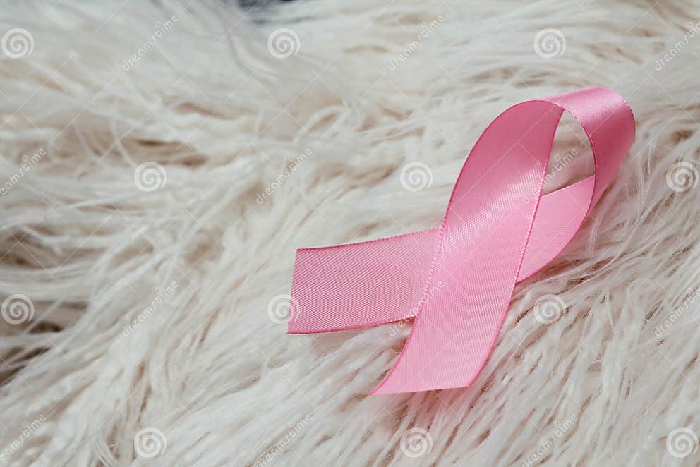 10 Spille Per La Sensibilizzazione Sul Cancro Al Seno, Spille