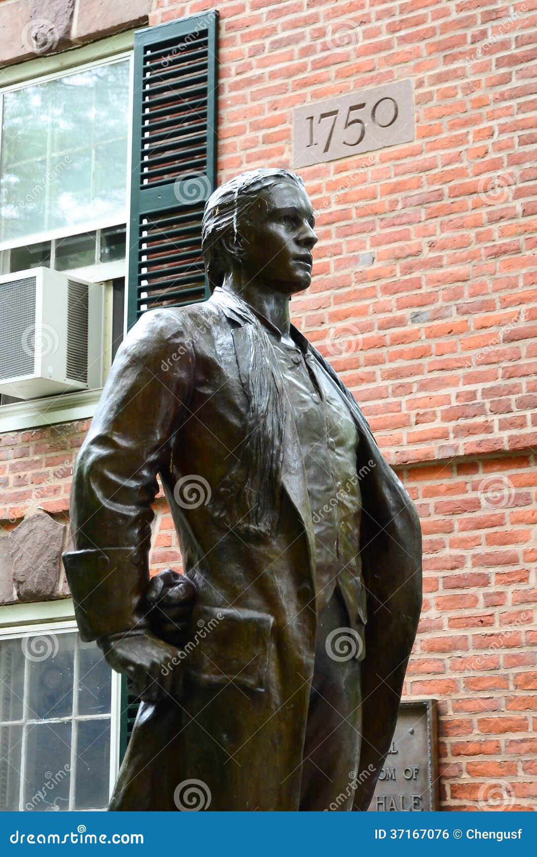 Nathan Hale Statue In Yale Royalty Free Stock Image - Image: 37167076