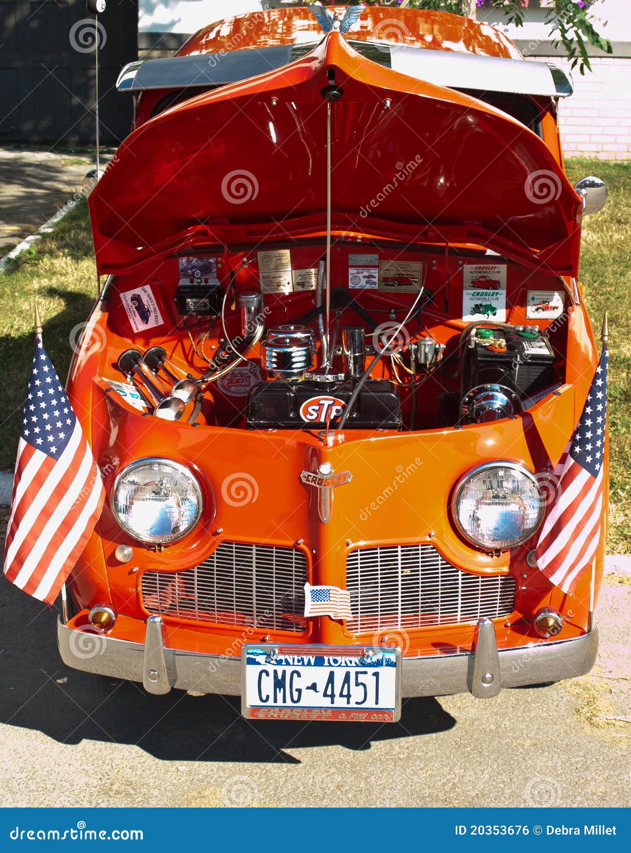 Nathionals van Syracuse, crosley vooraanzicht. De voorzijde van een crosley met kap bij de de ingezetenenauto van Syracuse verschijnt, juli, 2011, hield elk jaar bij de ny staatskermisterreinen in Syracuse, komen ny.thousands van autoenthousiasten uit in het hele land om met hun verwezenlijkingen te pronken