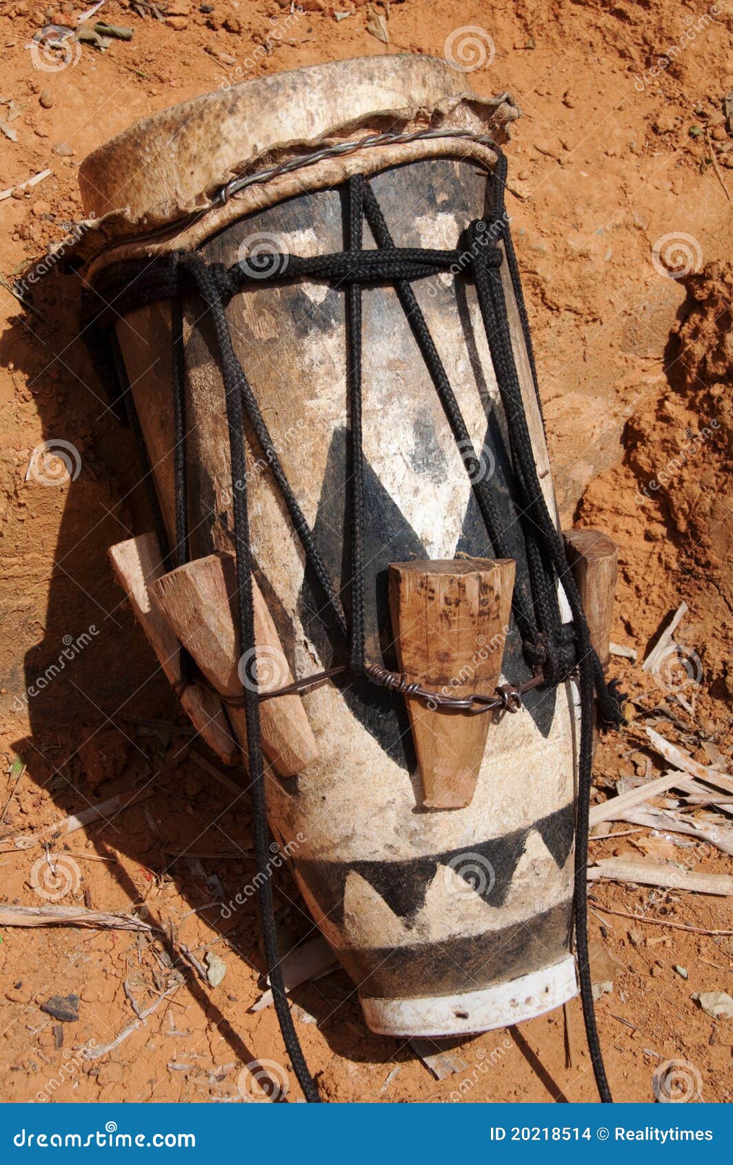 native american drum, embera tusipono, panama