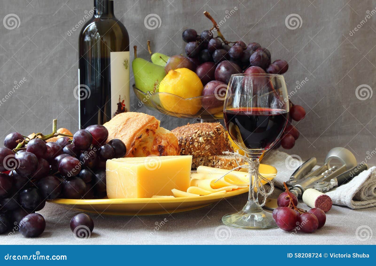 Natura Morta Con Frutta E Un Bicchiere Di Vino Foto Foto Stock Gratis E Royalty Free Da Dreamstime