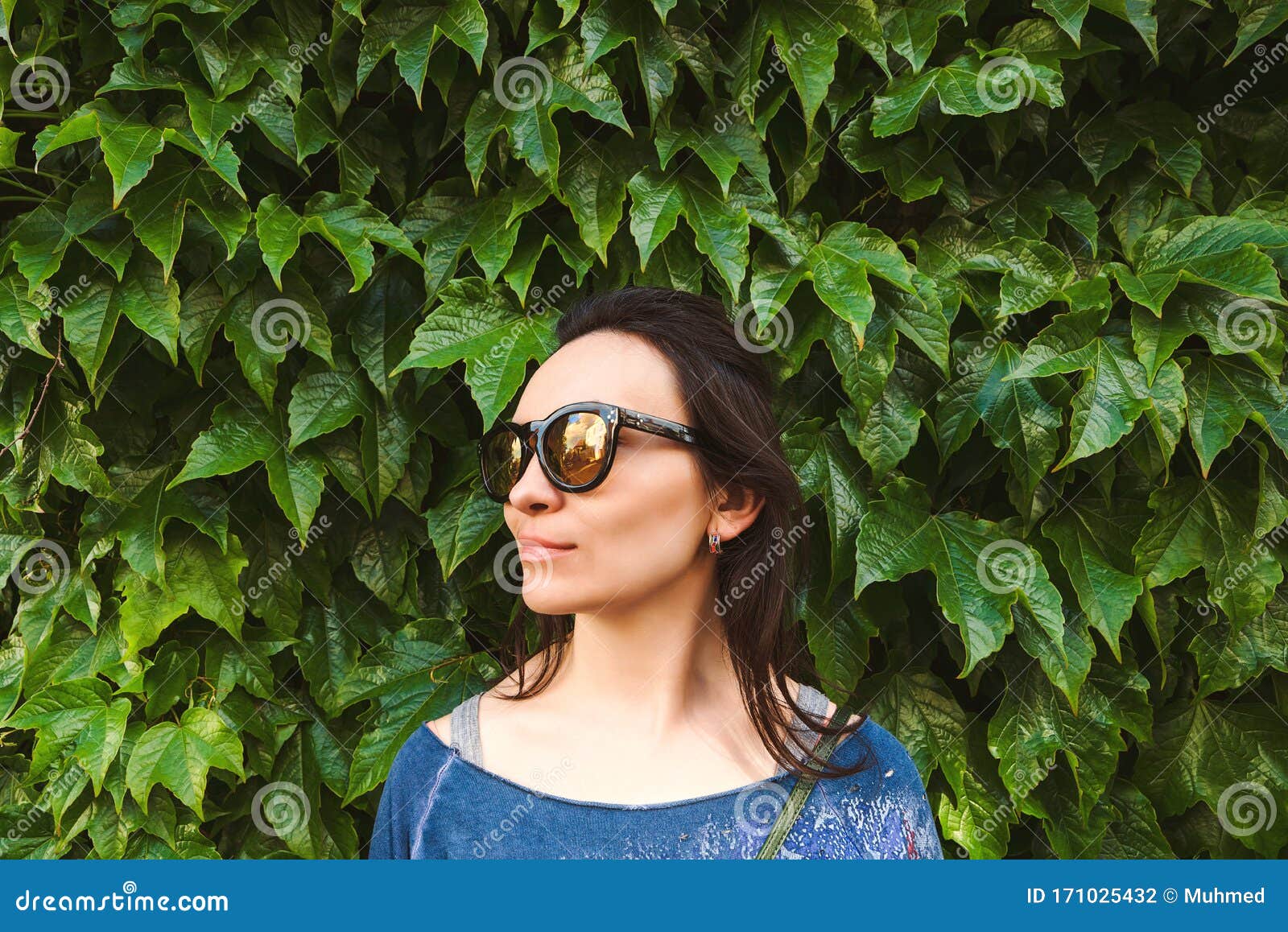 Natural Beauty. Young Sensual Woman in Green Leaves. Woman with No ...