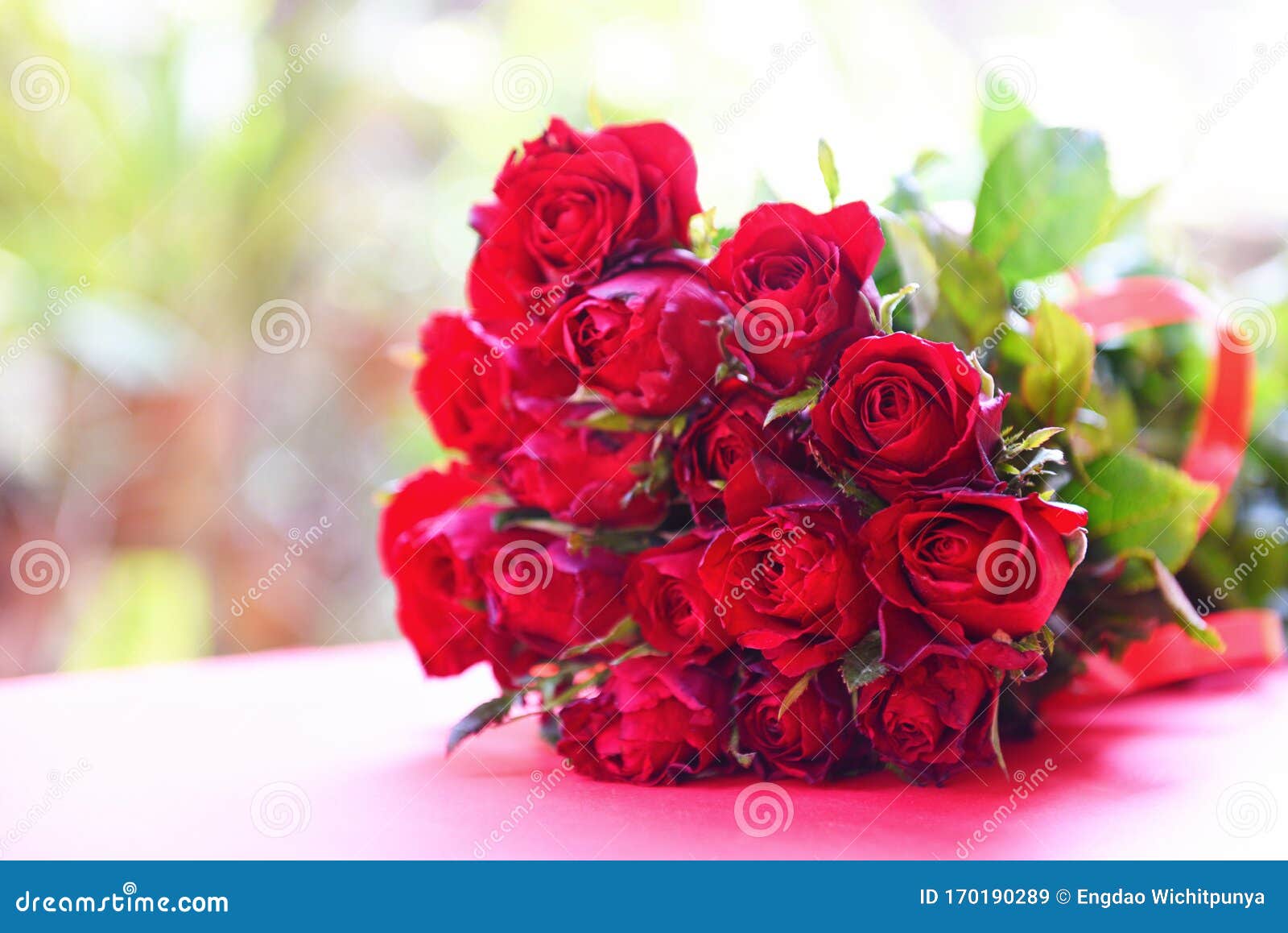 Natural Fresh Red Roses Flower Bouquet Nature Background - Close Up ...