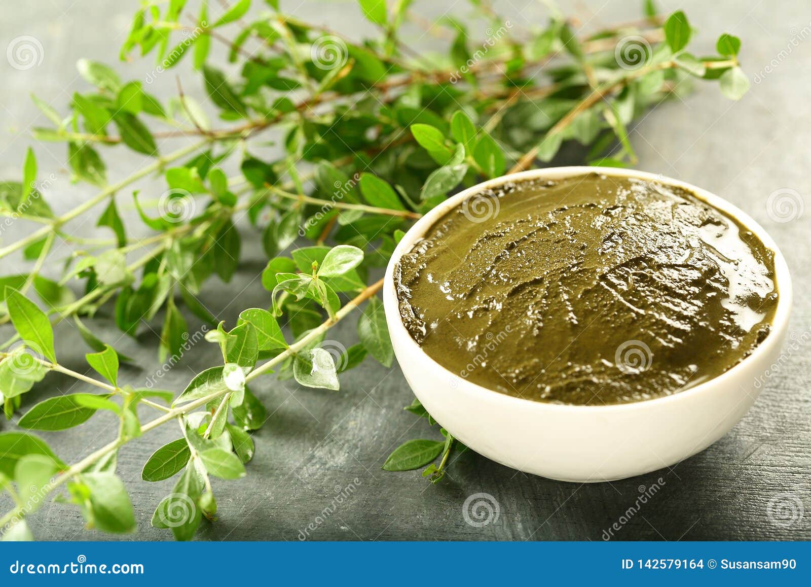 Green Henna Paste Made of Lowsonia Leaves Stock Photo - Image of culture, bowl: 142579164 Green Henna Paste Made of Lowsonia Leaves Stock Photo - Image of culture, bowl: 142579164