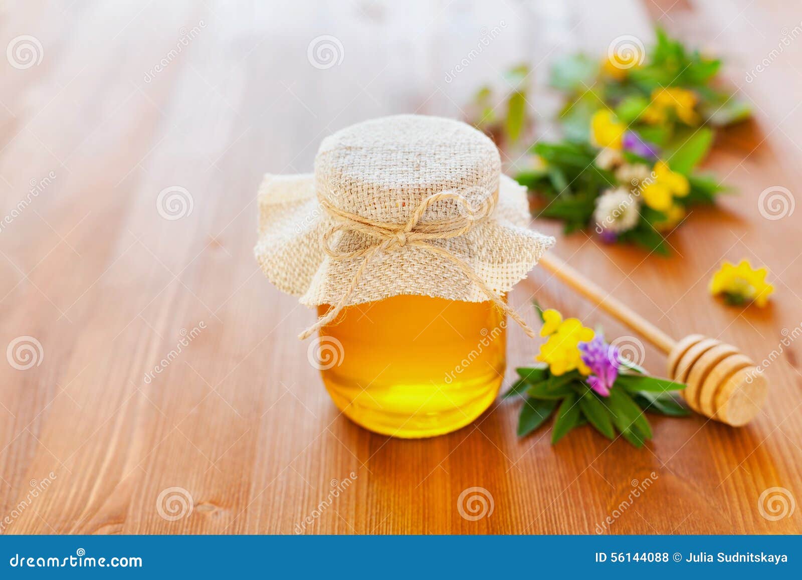 Gold twine hi-res stock photography and images - Alamy