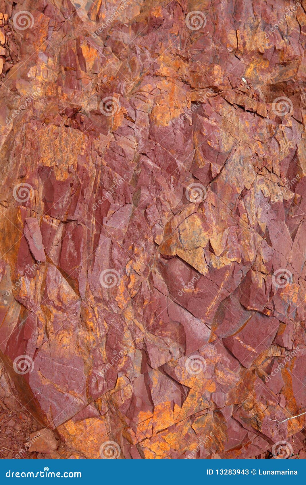 natural mountain with red rodeno stone