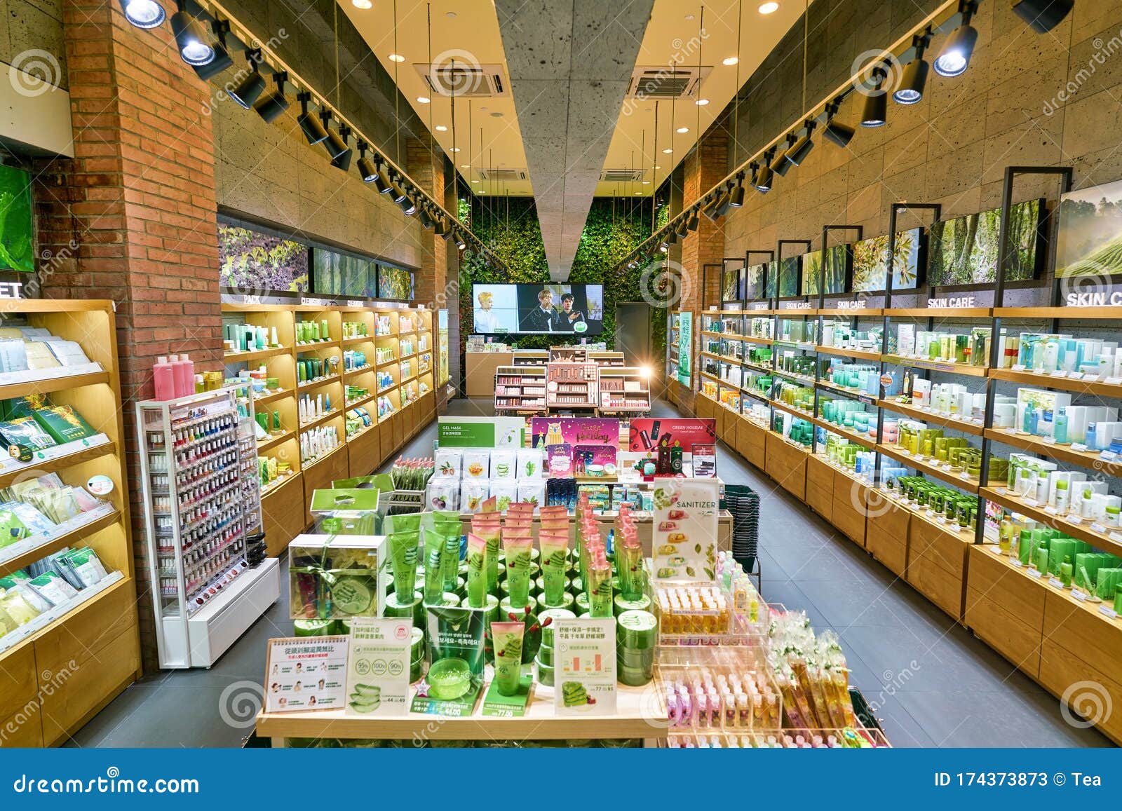 Nature Republic Store in Hong Kong Editorial Stock Photo Image of interior, nature: 174373873