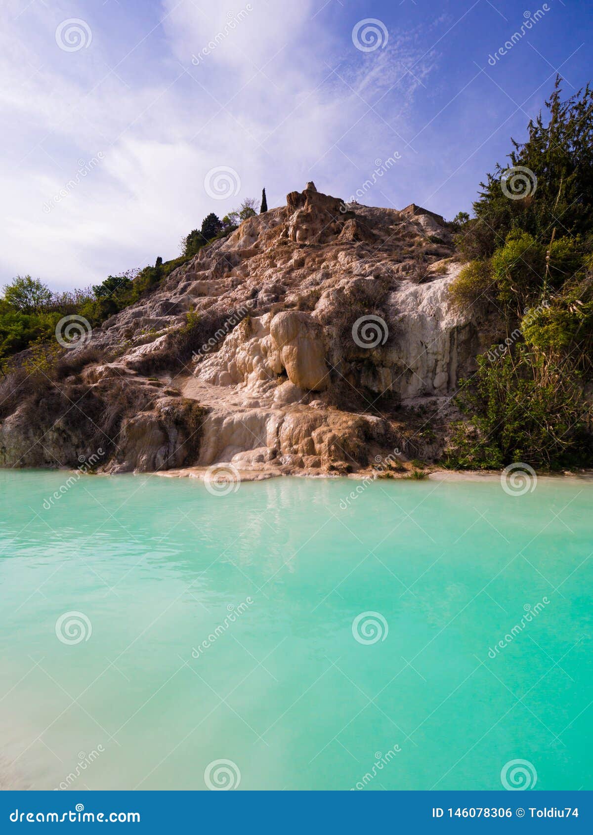 Natürlicher Swimmingpool mit Quellpunktwasser in Bagno Vignoni, Italien