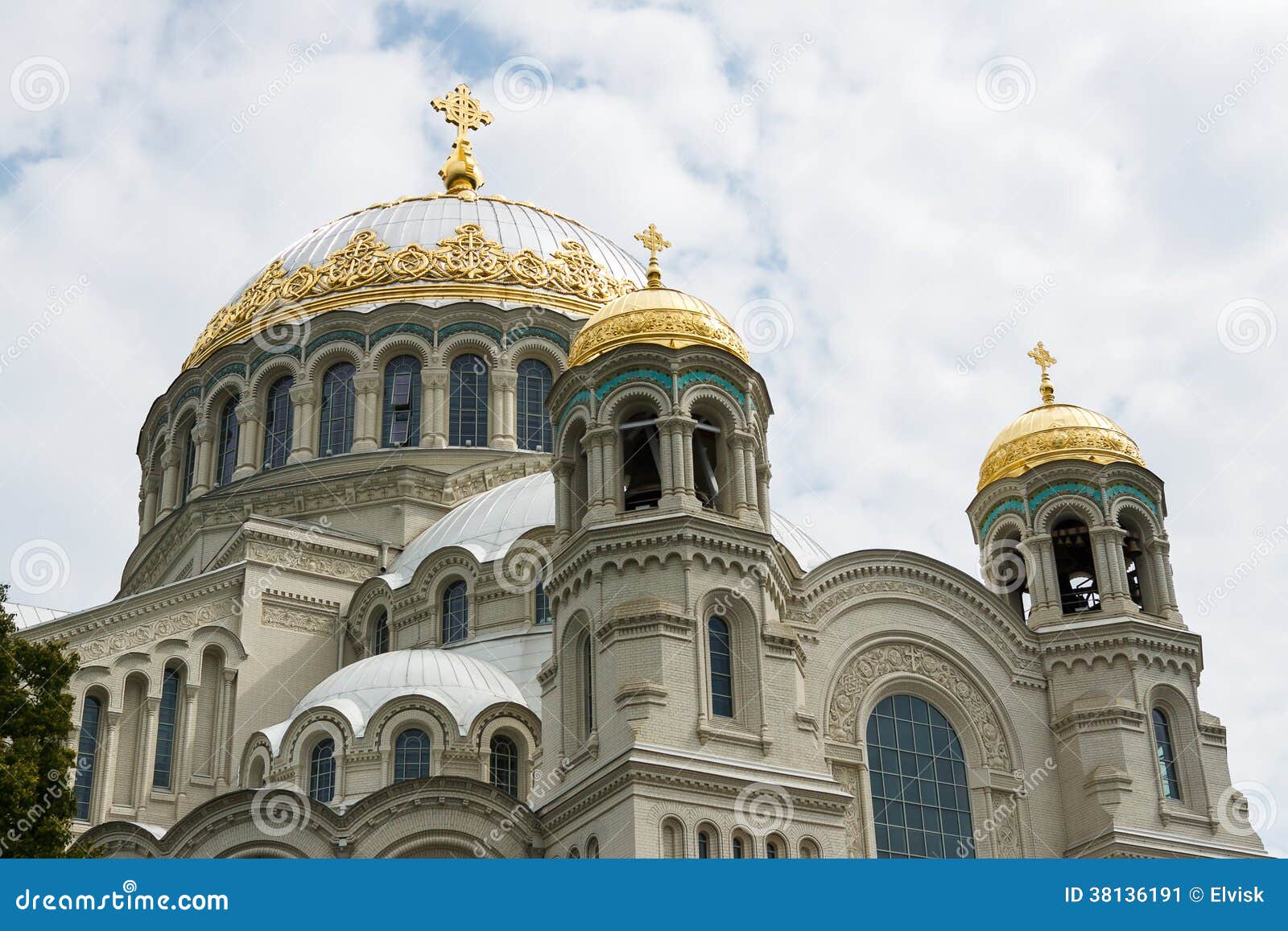 the naval cathedral of saint nicholas in kronstadt