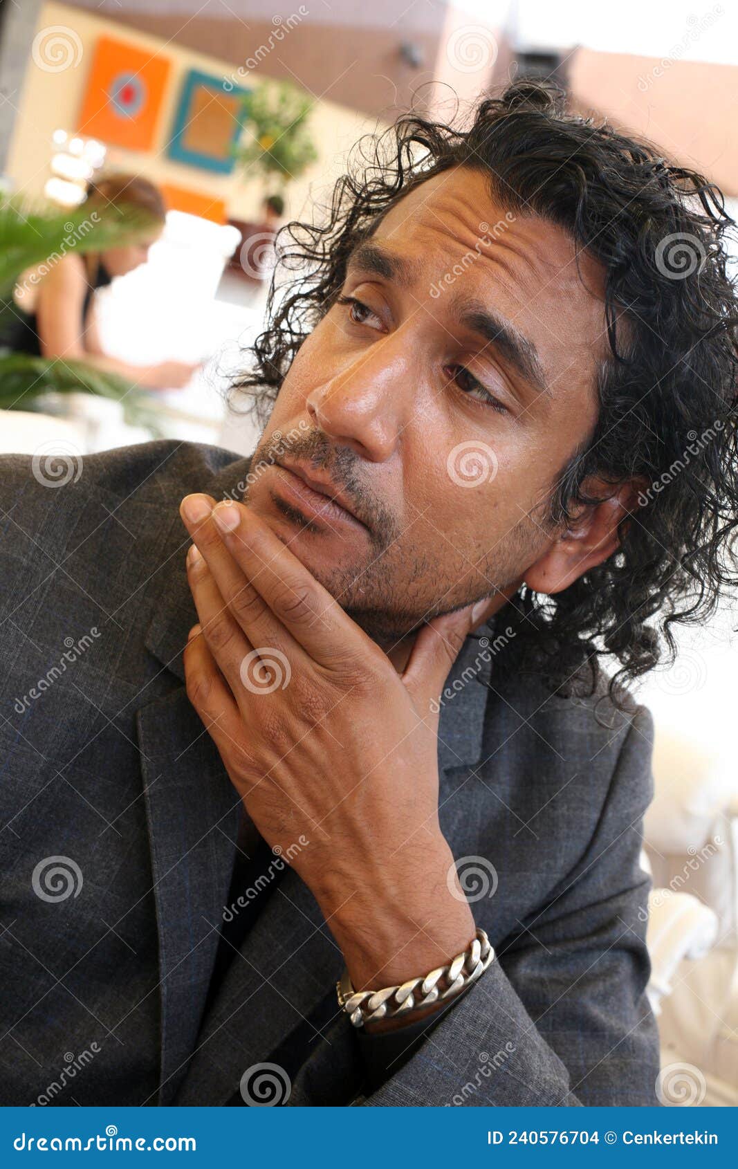 Naveen andrews hi-res stock photography and images - Alamy