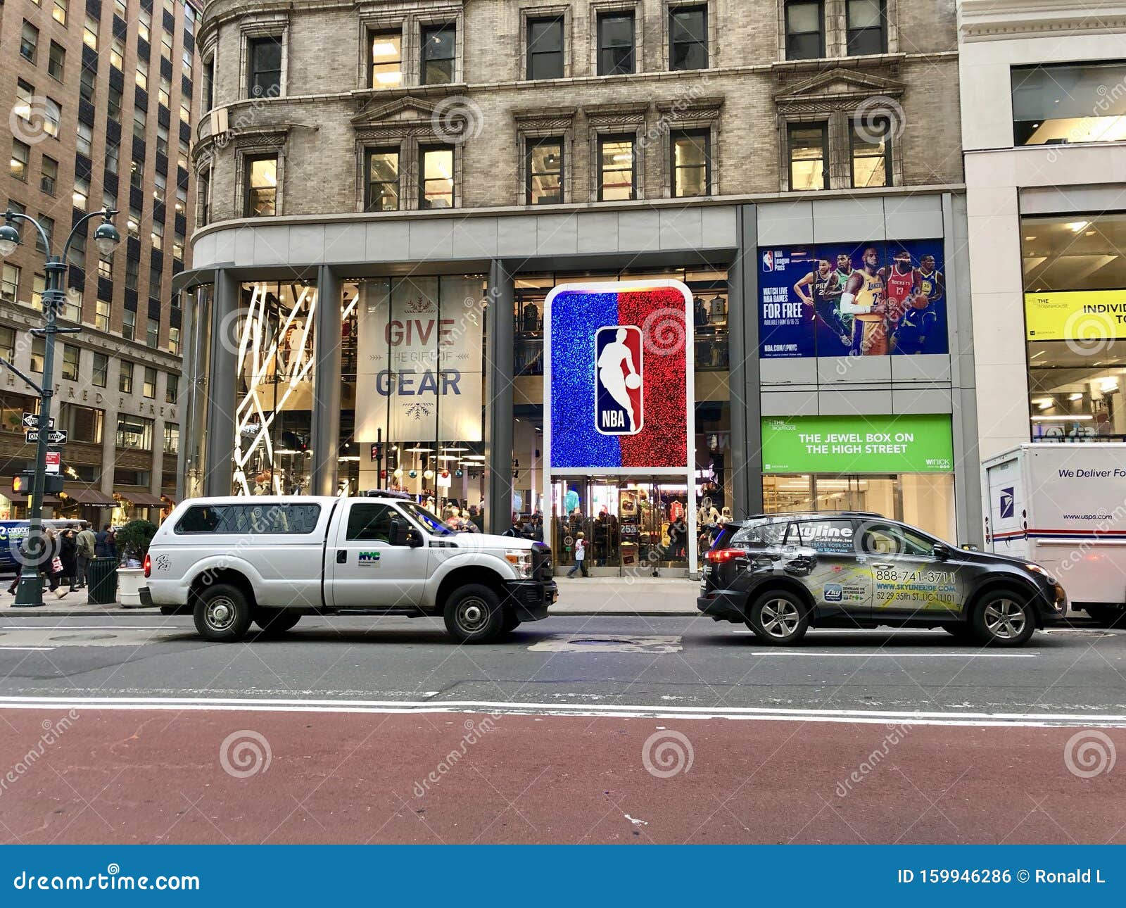 NBA Store at 5th Avenue NYC Editorial Photo - Image of chicago, south:  159946286