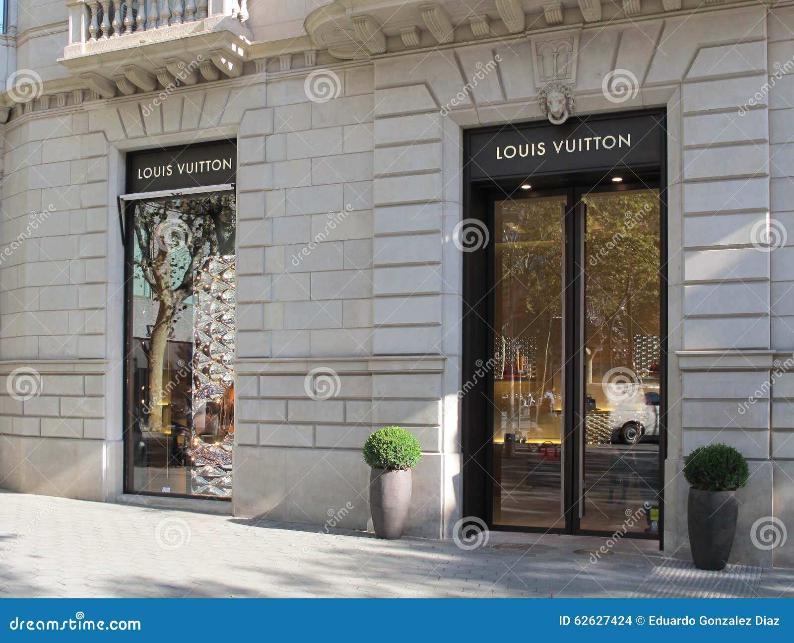 Negozio Di Lusso Di Louis Vuitton a Barcellona Immagine Stock Editoriale -  Immagine di louis, disegno: 62627424
