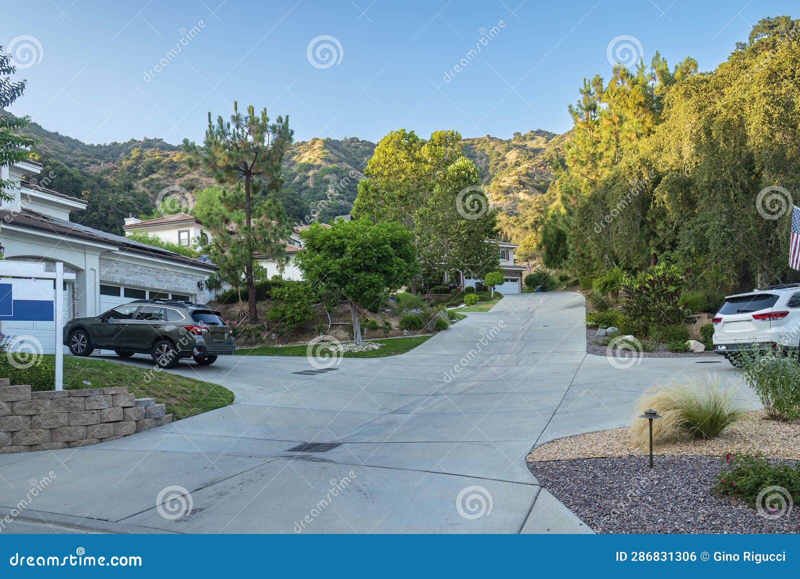 neighborhood at the foothills of a mountain monrovia california