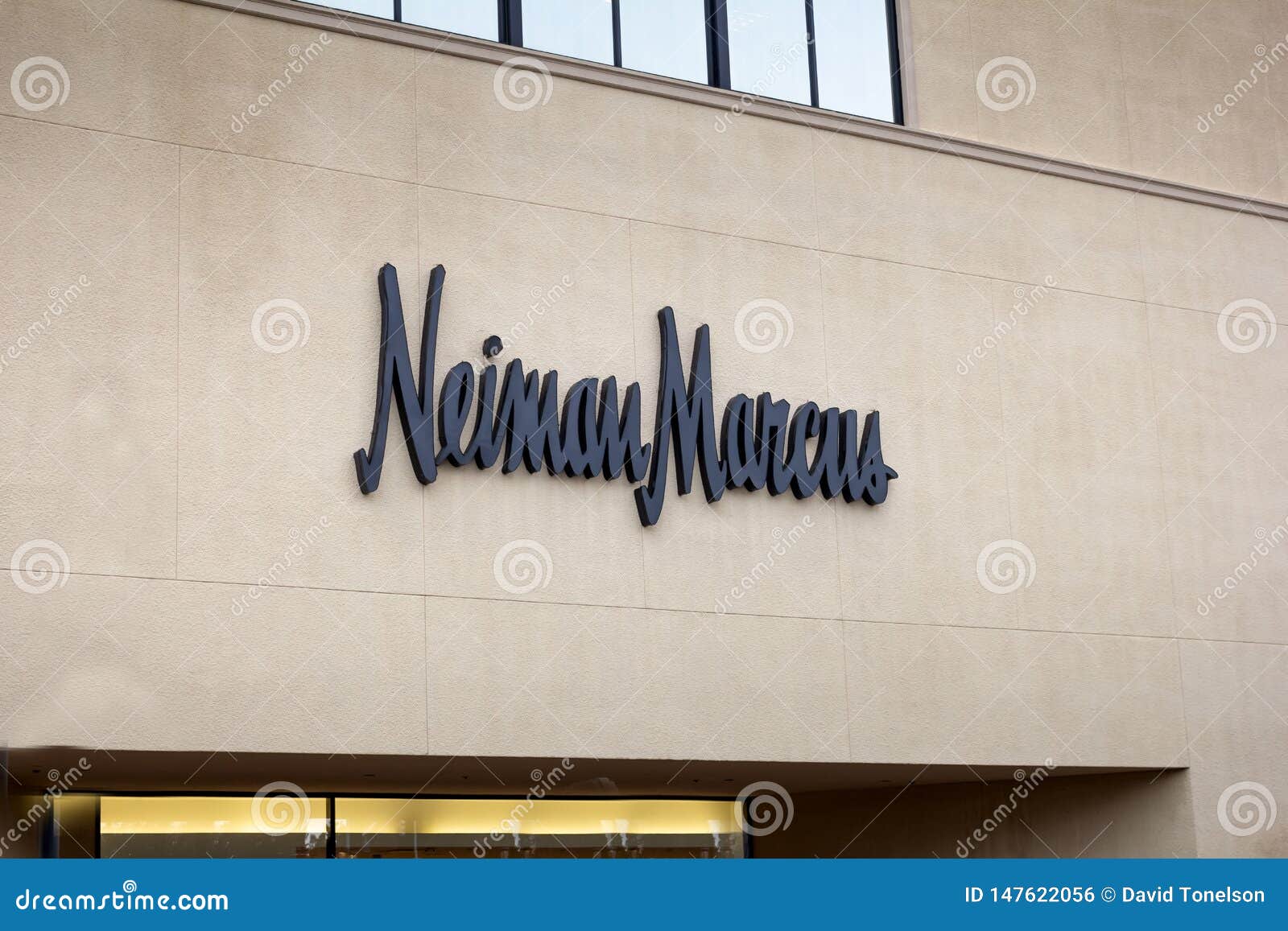 936 Neiman Marcus Storefront Stock Photos, High-Res Pictures, and Images -  Getty Images