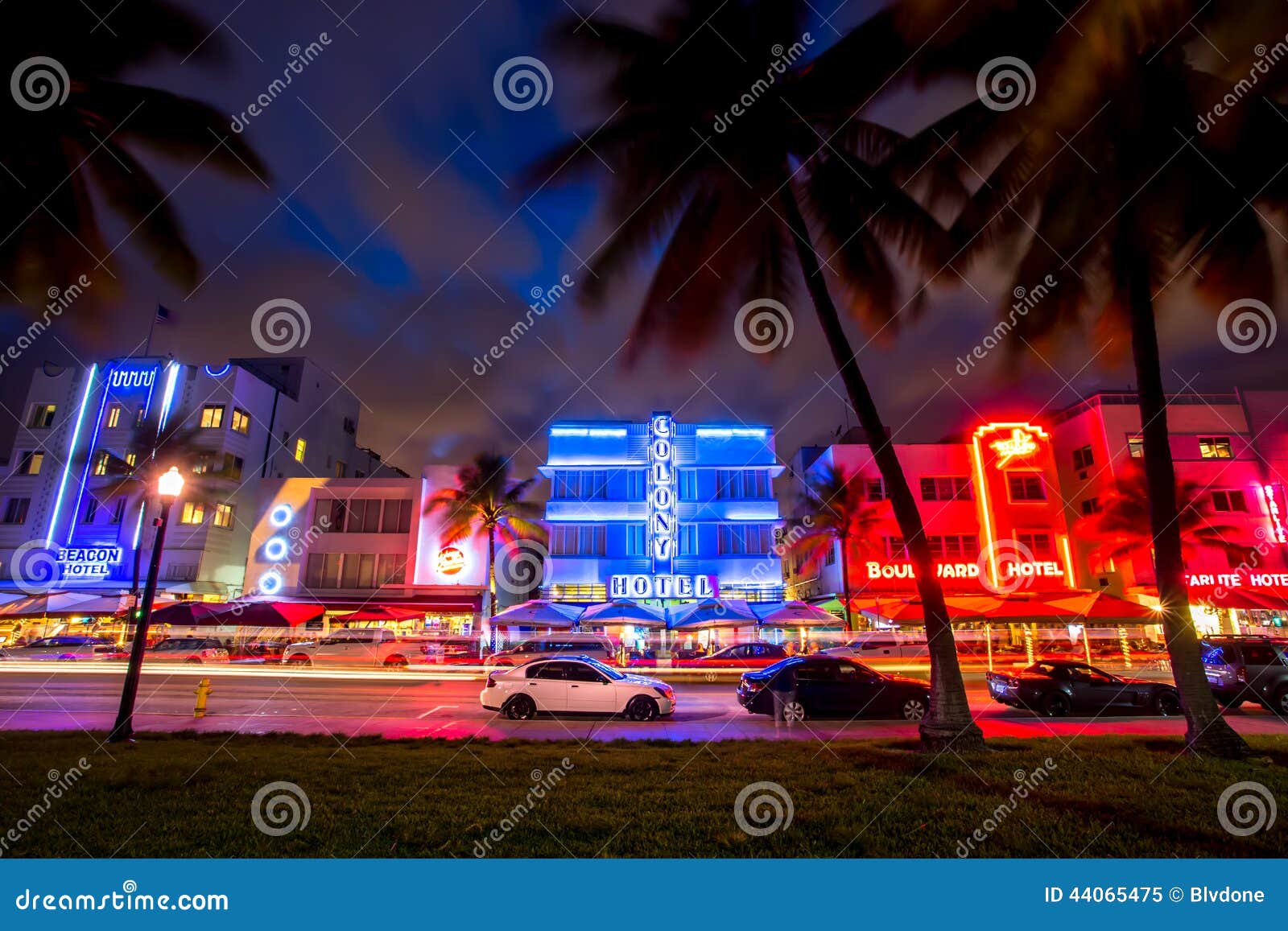 Neon för Miami södra strandnatt. Neon för Miami södra strandhotell på natten