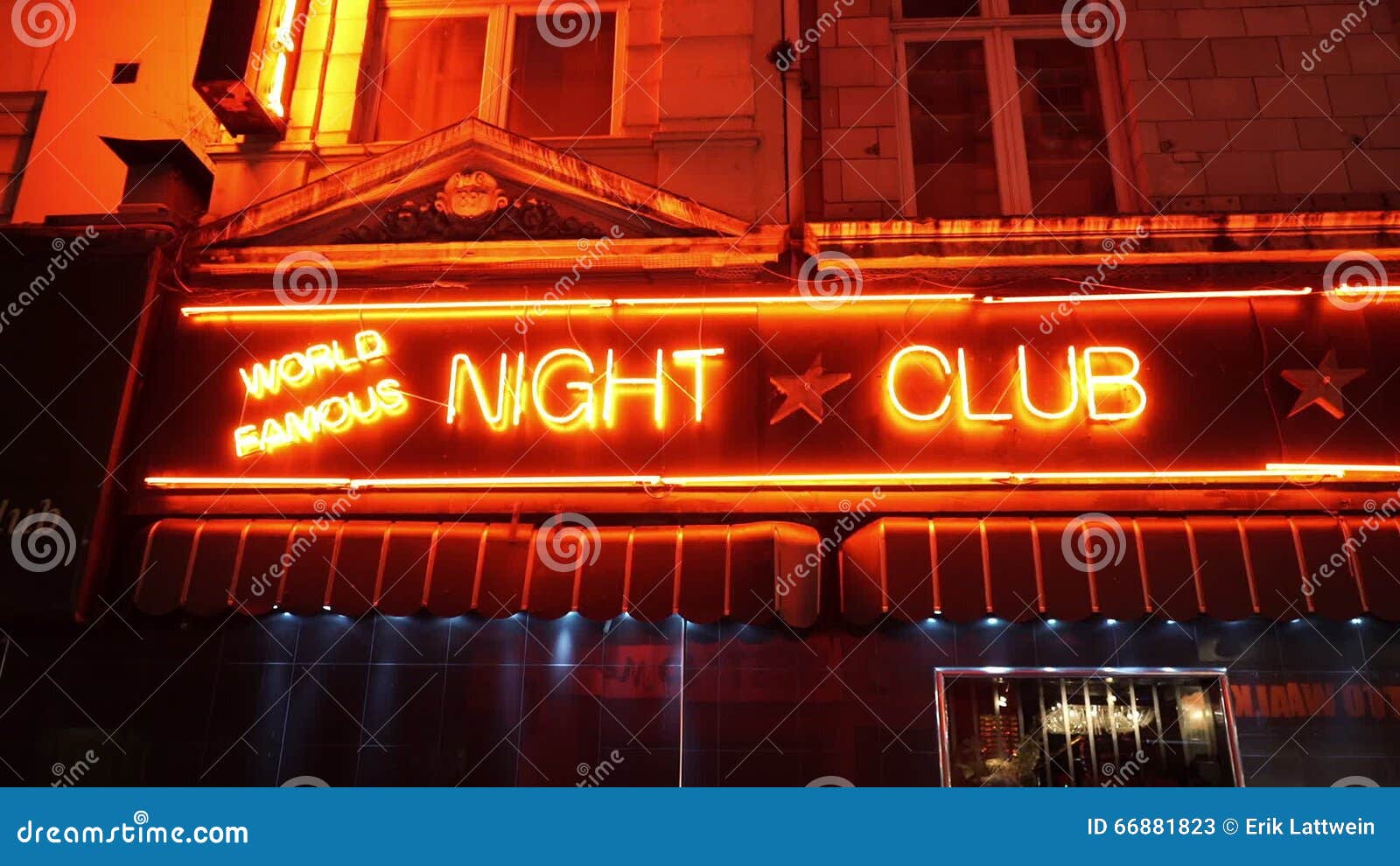 Есть слово клуб. Клуб вывеска. Ночной клуб вывеска. Неоновая вывеска Night Club. Неон вывеска ночной клуб.