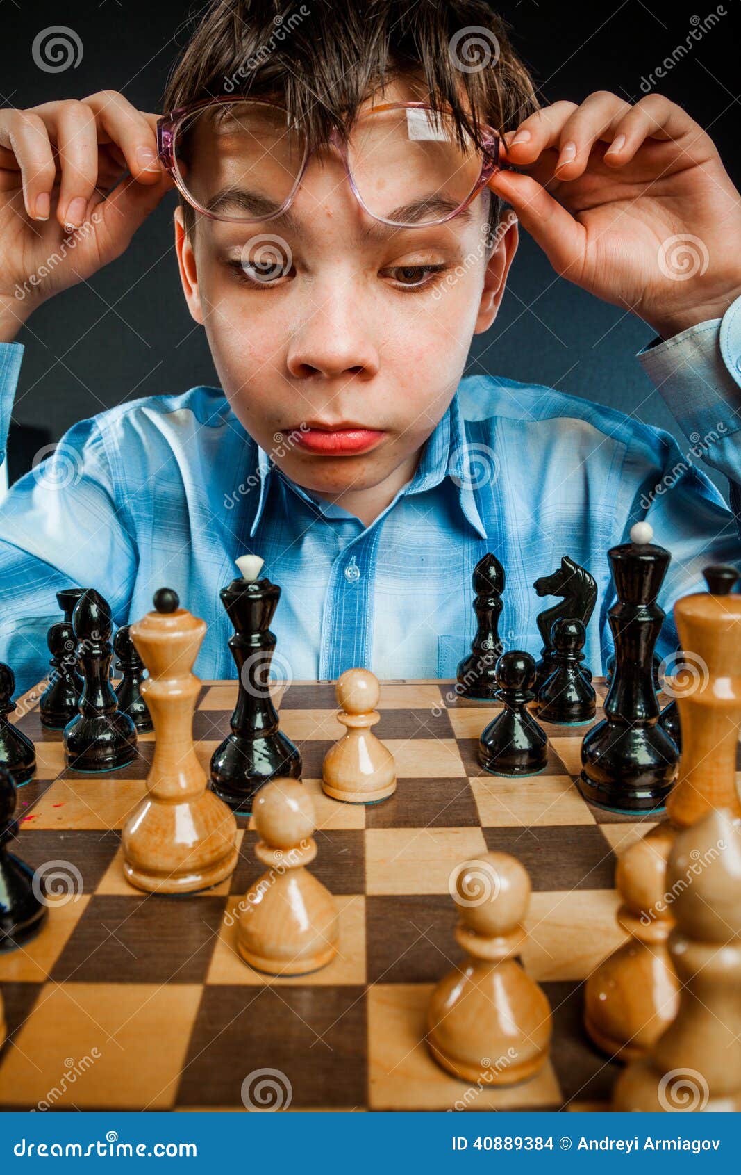 Computer chess game hi-res stock photography and images - Alamy