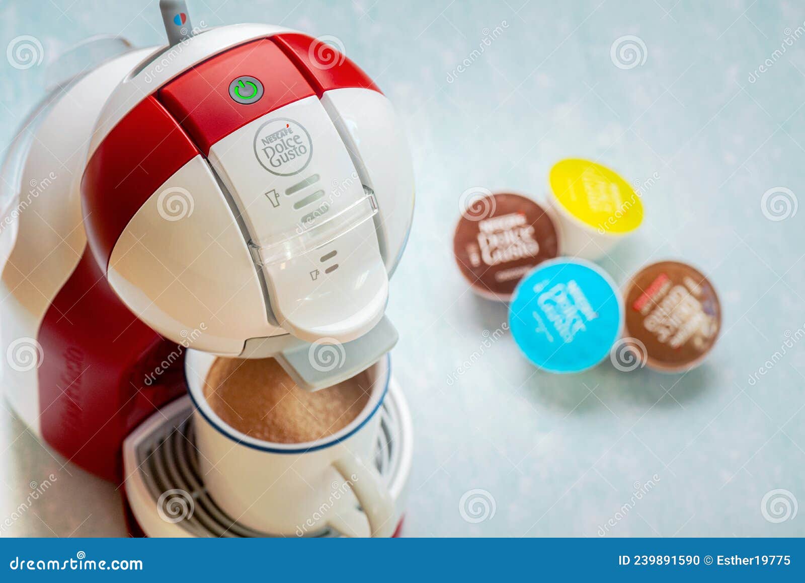 39 Nescafe Dolce Gusto Capsules Stock Photos, High-Res Pictures, and Images  - Getty Images