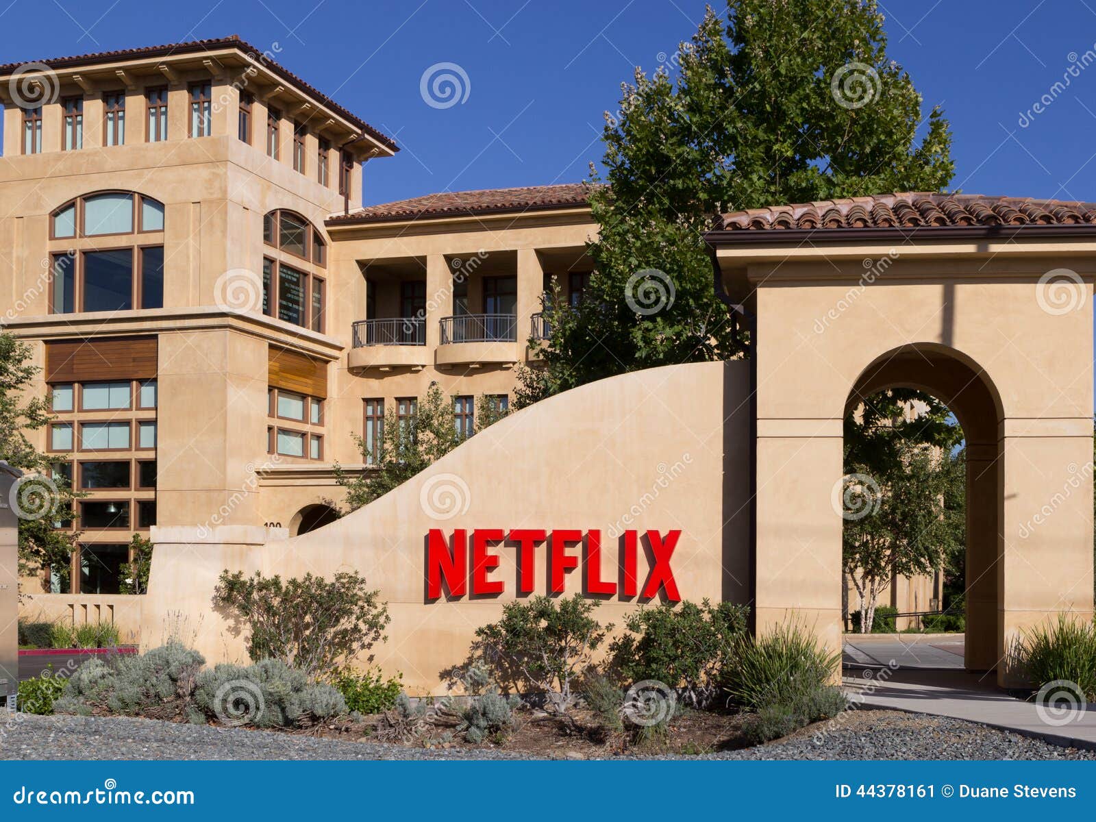 Netflix Headquarters, Los Gatos, California USA Editorial Photo - Image of  logo, gatos: 44378161