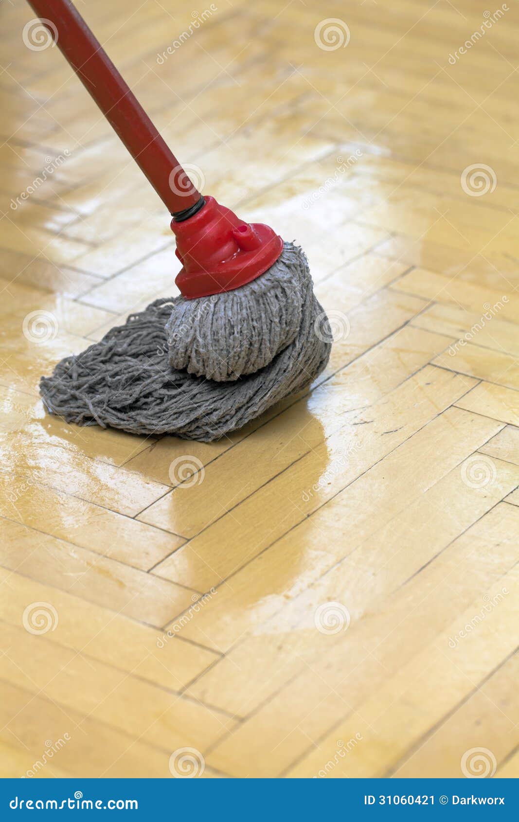 https://thumbs.dreamstime.com/z/nettoyage-de-parquet-avec-le-balai-31060421.jpg