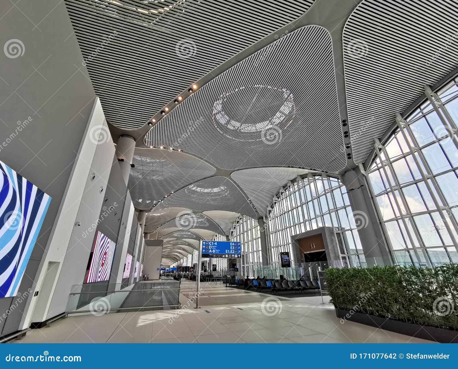 Airport of Istanbul editorial photography. Image of istanbul 171077642
