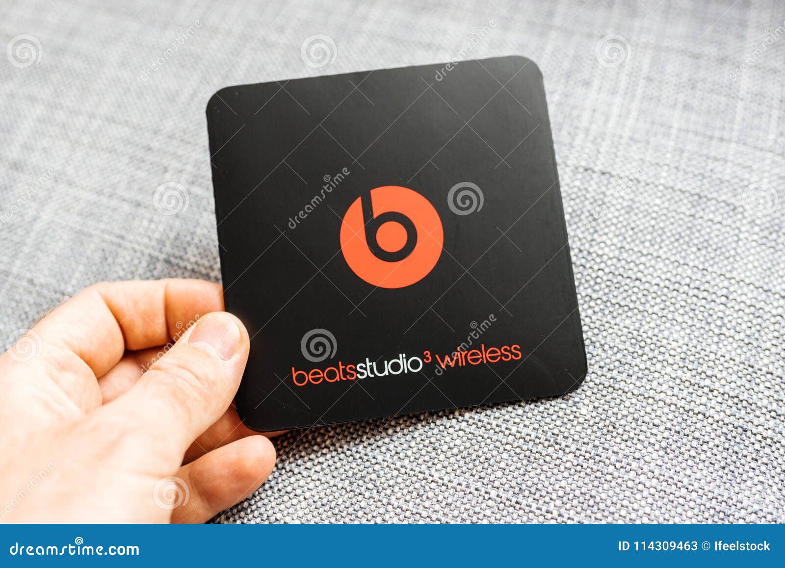 New Apple Beats by Dr Dre Beats Studio 3 Wireless Headphones Editorial  Stock Photo - Image of studio, equipment: 114309463