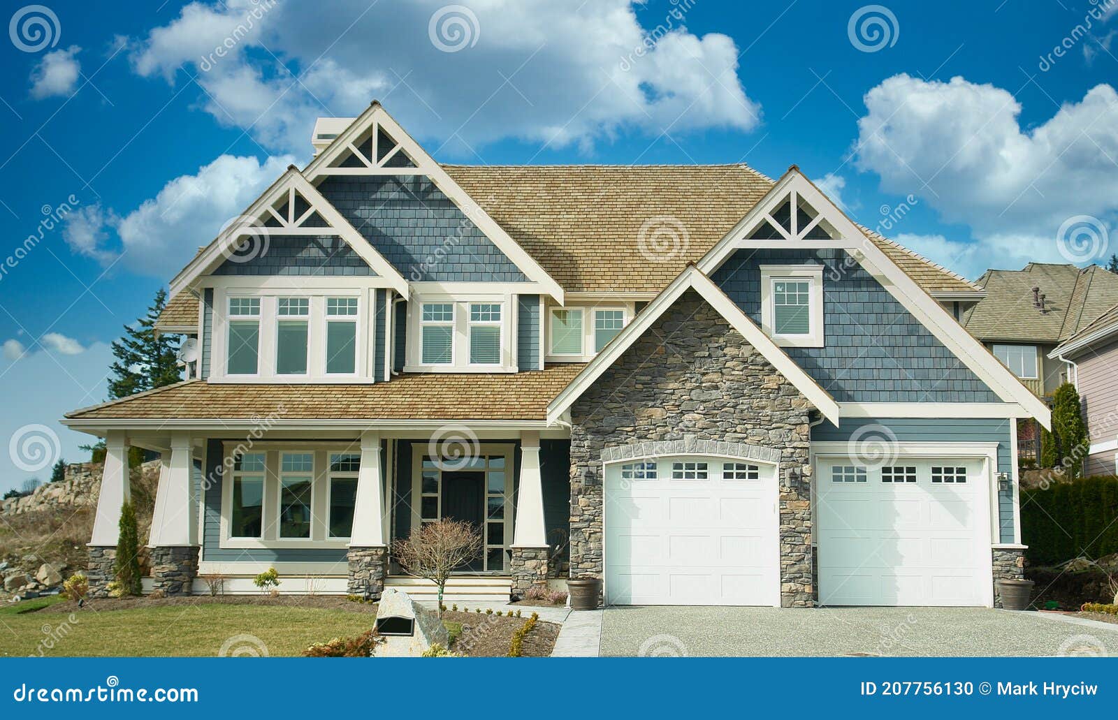 blue home house maison new cedar roof exterior cumulus sky background