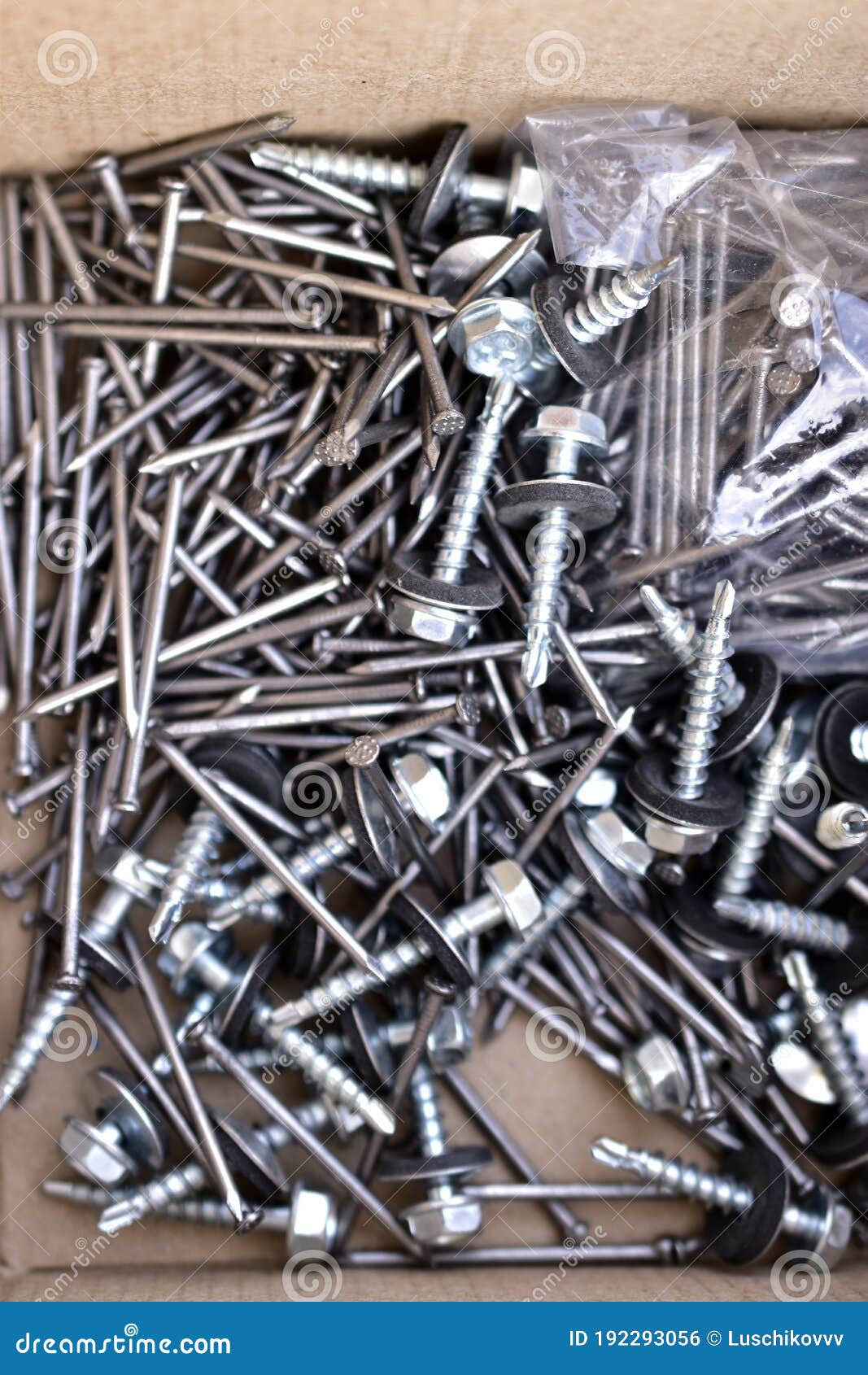 screws, nails isolated on a white background.... - Stock Illustration  [71079729] - PIXTA