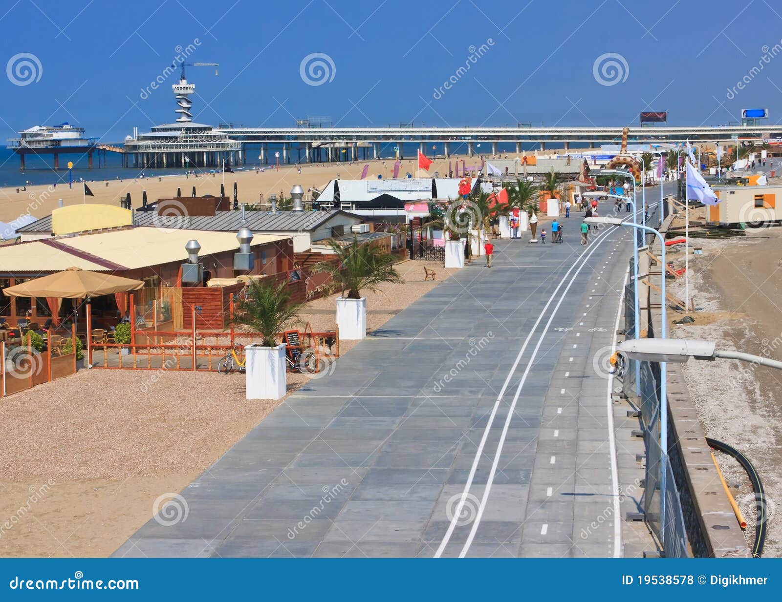 new de pier scheveningen sea side