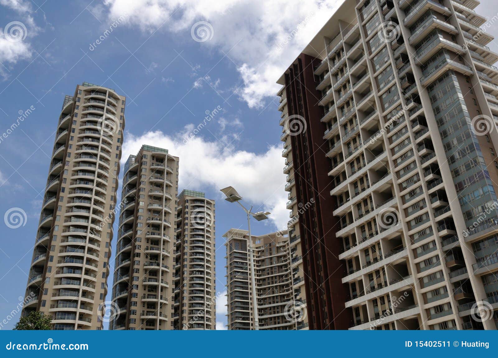 New dwelling house stock image. Image of blue, development 15402511