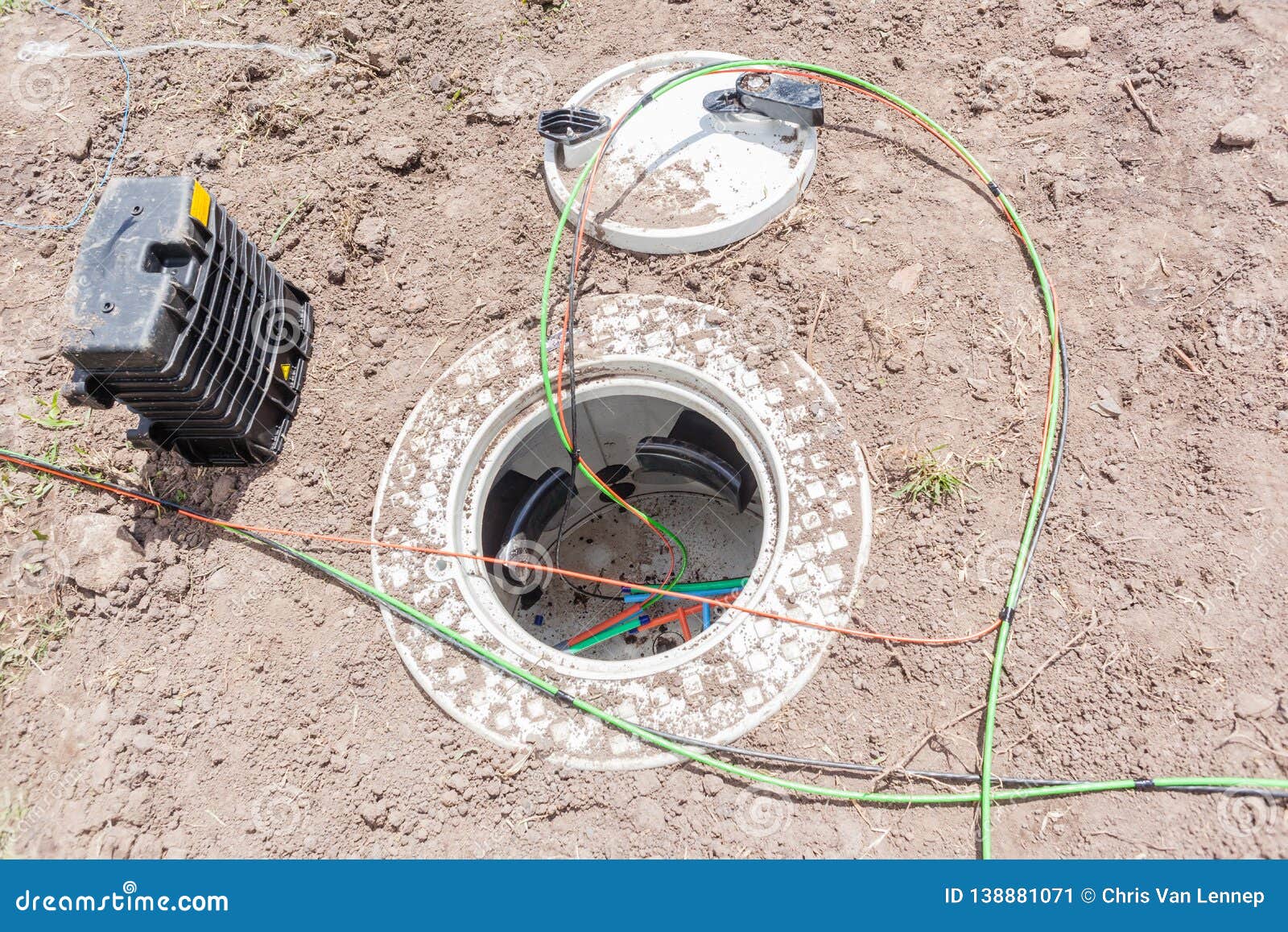 Соединение старого и нового. Internet Underground Cables pattern. Earthing Tape Underground installation British Standard.